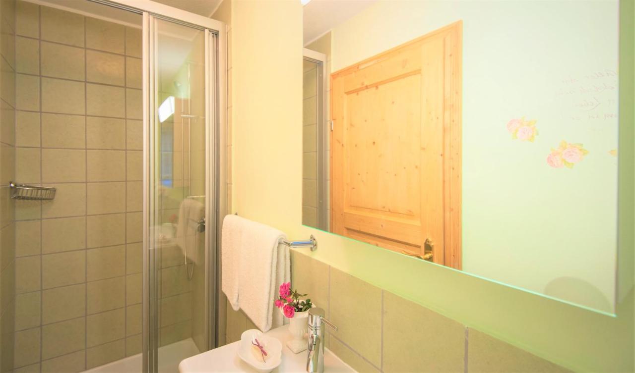 Hannas Alpengruss Apartment - Zimmer 蒂罗尔-泽费尔德 外观 照片